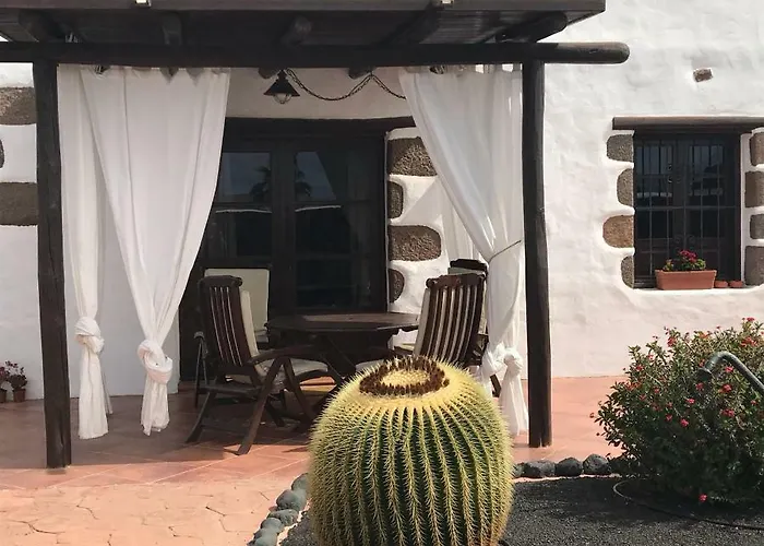 Boutique El Caserío de Güime Villa con Piscina Climatizada San Bartolomé
