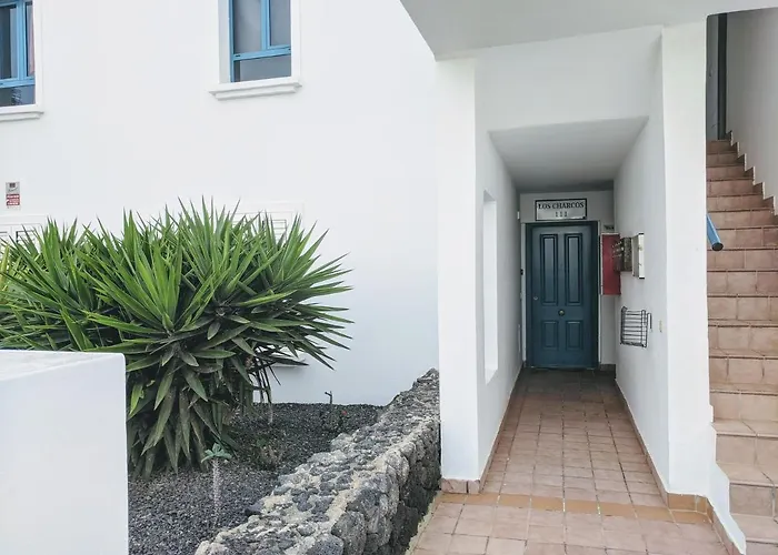 Ground Floor Apartment Suite With Private Garden, Los Charcos Costa Teguise